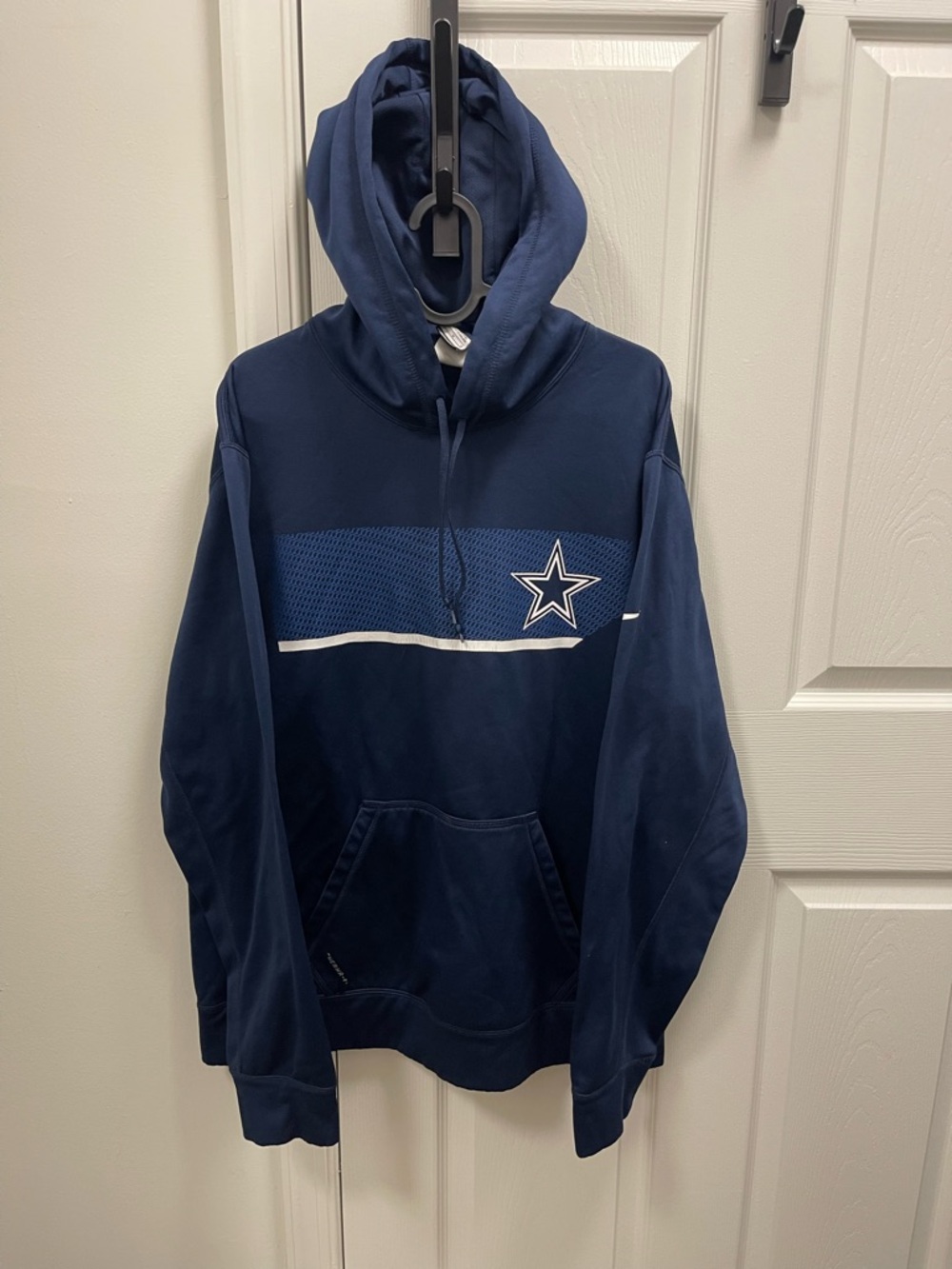 Nike Navy Blue Pullover Hoodie with White Star Accent - Men/A146